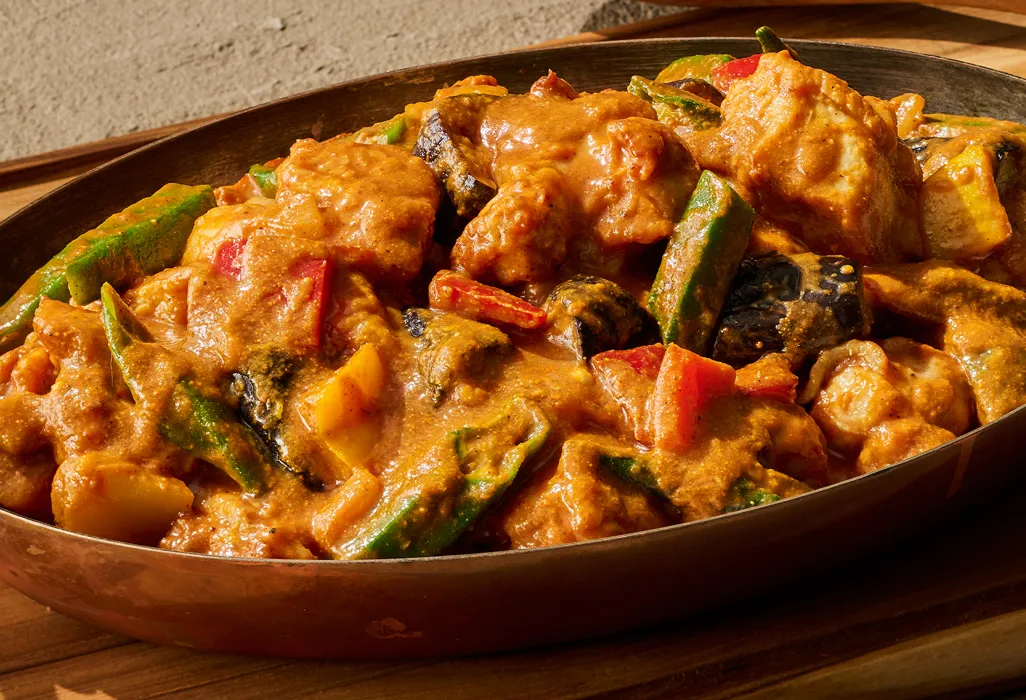 飴色たまねぎの甘口トマトチキンカレー