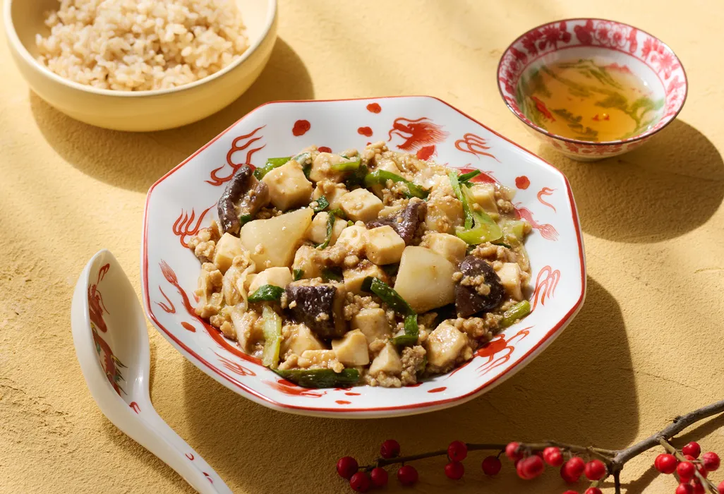 れんこんと鶏つくねの生姜入り黒酢あん | GREEN SPOON（グリーンスプーン）