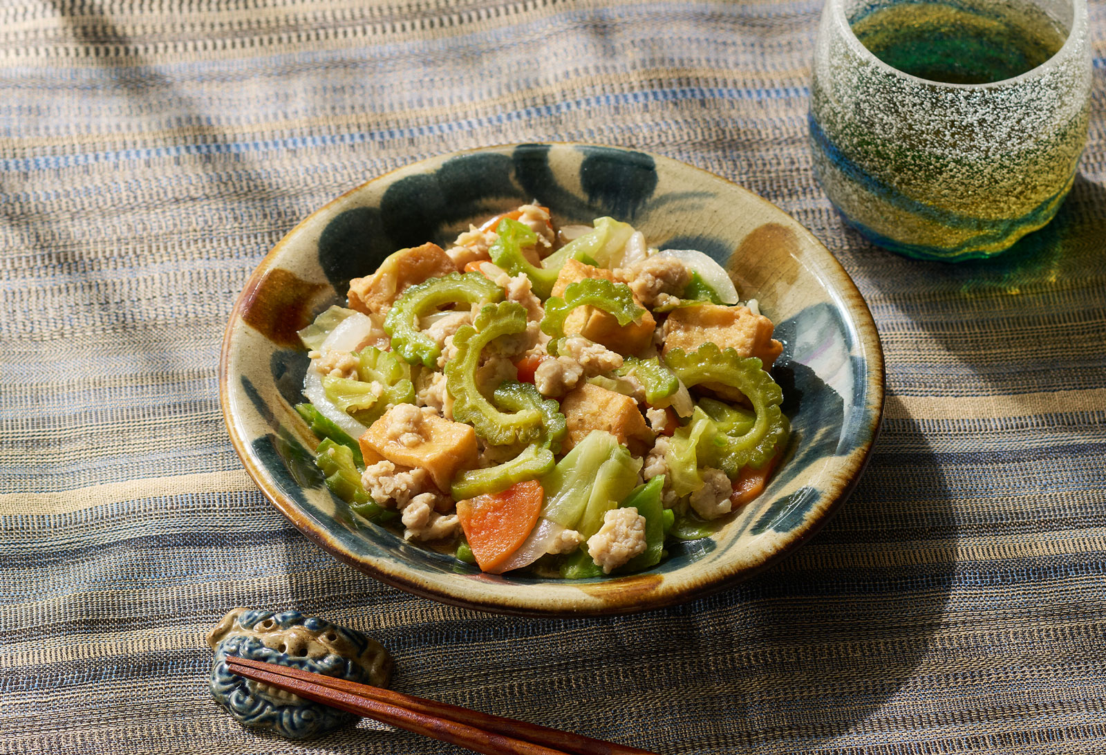 鰹出汁と厚揚げの豚そぼろゴーヤチャンプルー | GREEN SPOON（グリーン