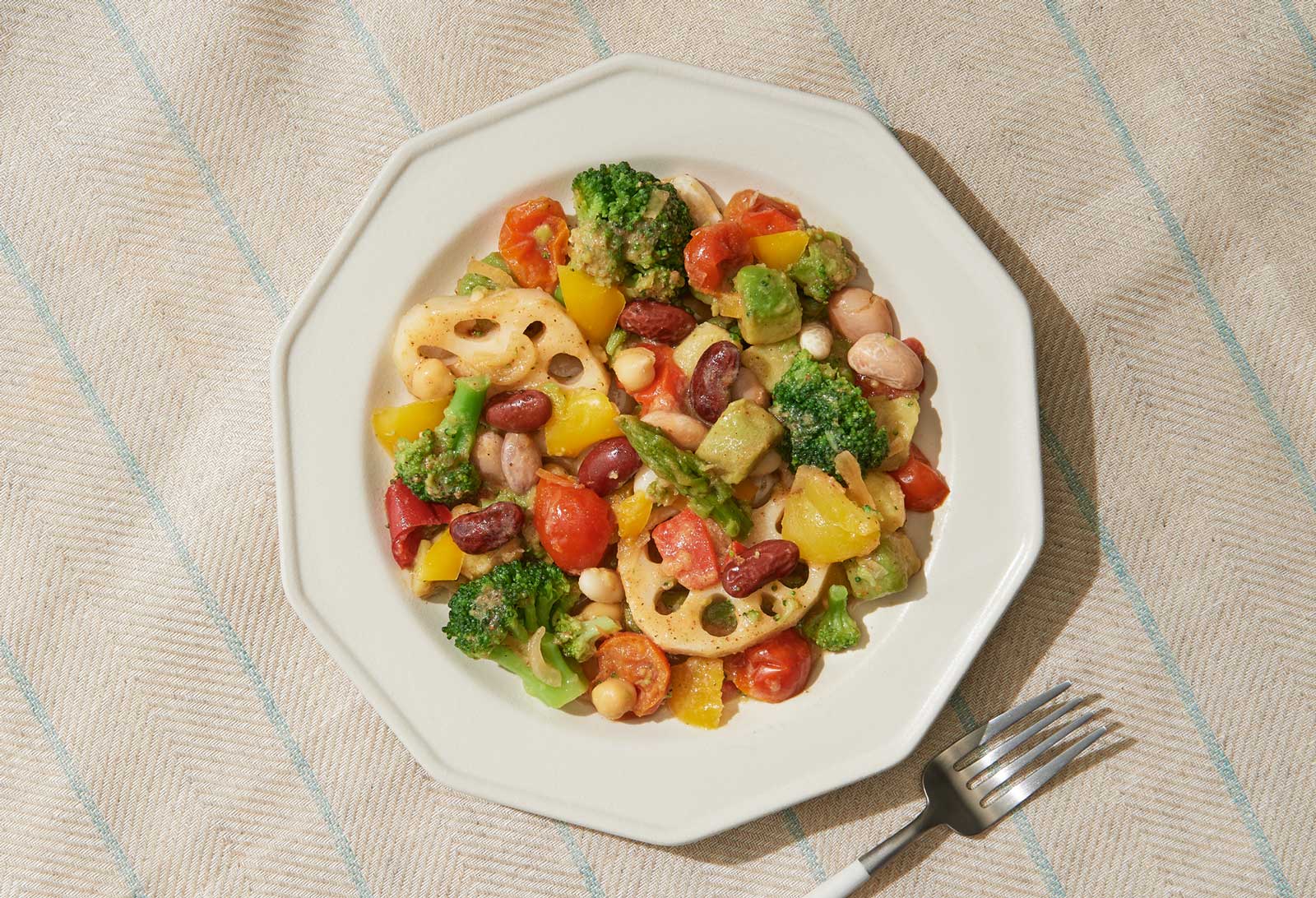 彩り野菜のオリジナルコブサラダ