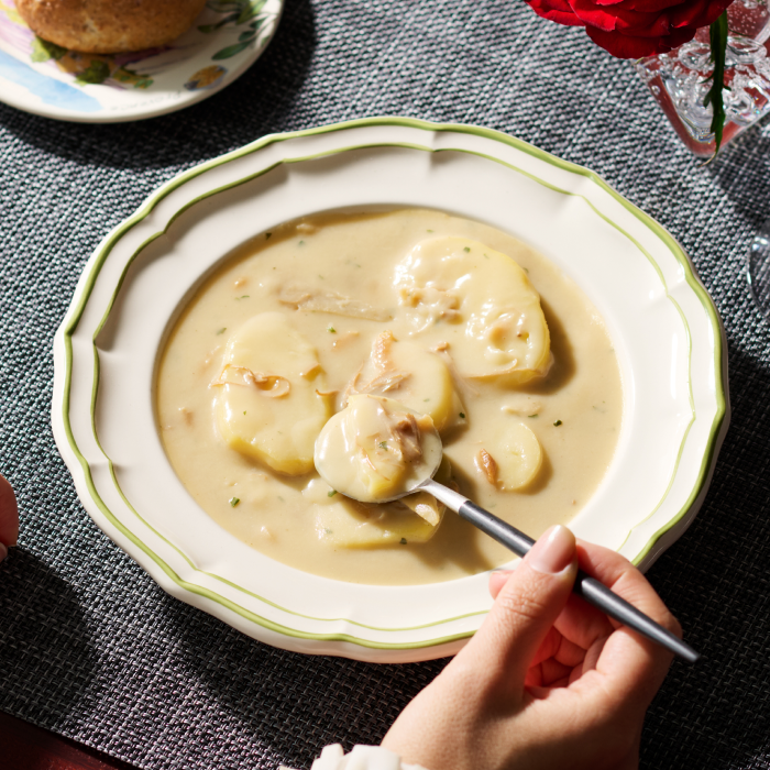 THE DISH with Saucer